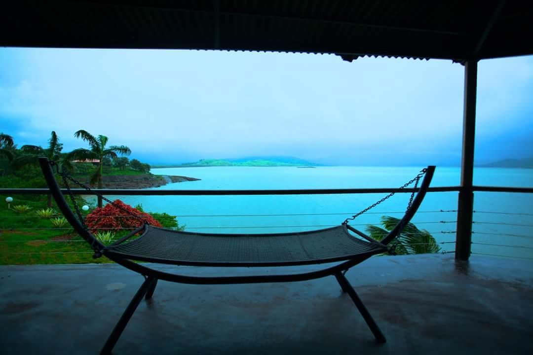 Kino Lakeside Chalet Hotel Lonavala Esterno foto