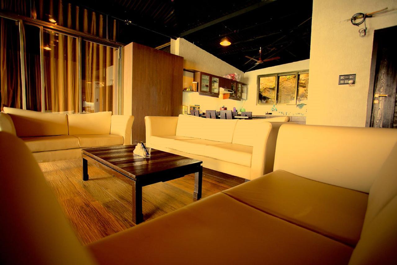 Kino Lakeside Chalet Hotel Lonavala Esterno foto